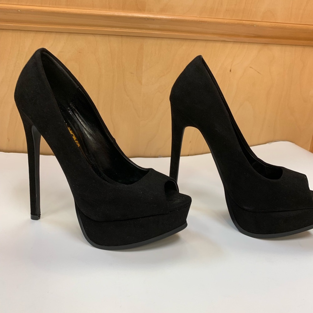 Fashion Nova 5 inch high heels